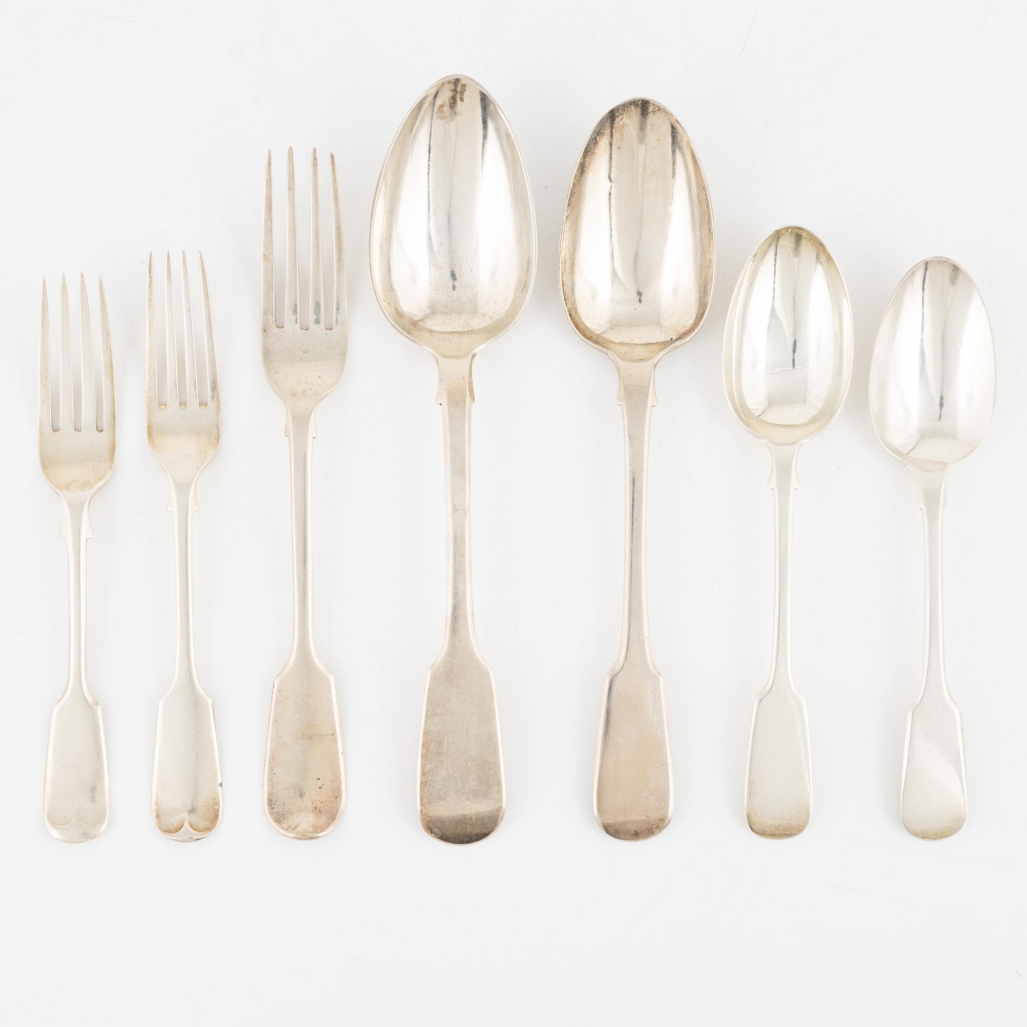 An English Silver Cutlery Set, including marks of  Chawner & Co, London 1844 (26 pieces).