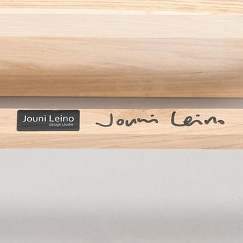 Jouni Leino, Vägghylla, ByAtos 2020. Signerad Jouni Leino.