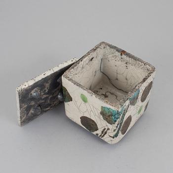 CECILIA KRAITZ, ask med lock, keramik, signerad.