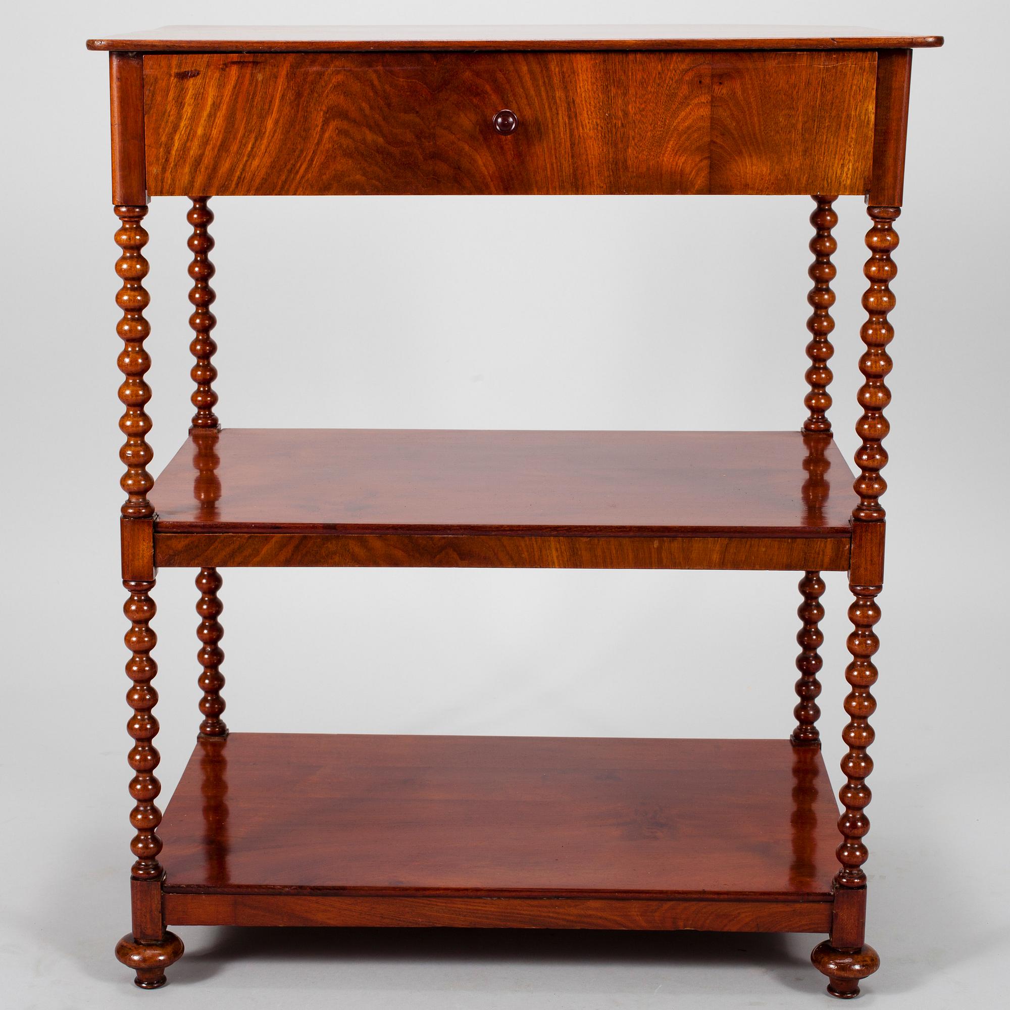 ETAGERE, etikettmärkt Snickarmästare M.O. Schröder, Stockholm, 1800-talets första hälft.