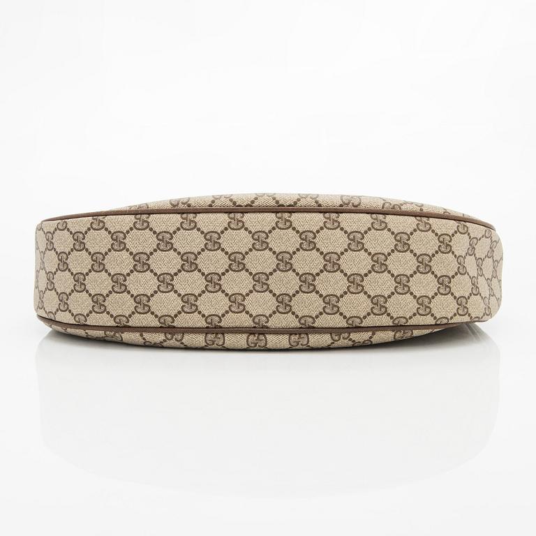 Gucci, A bag.