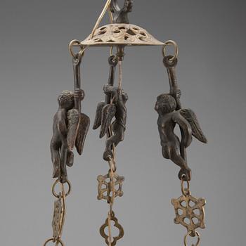 TAKAMPEL, metall, 1900-tal. Höjd ca 60 cm.