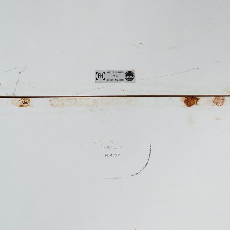 MATBORD, "Superellips" design av Piet Hein och Bruno Mathsson för Fritz Hansen, Danmark. Total längd 300.