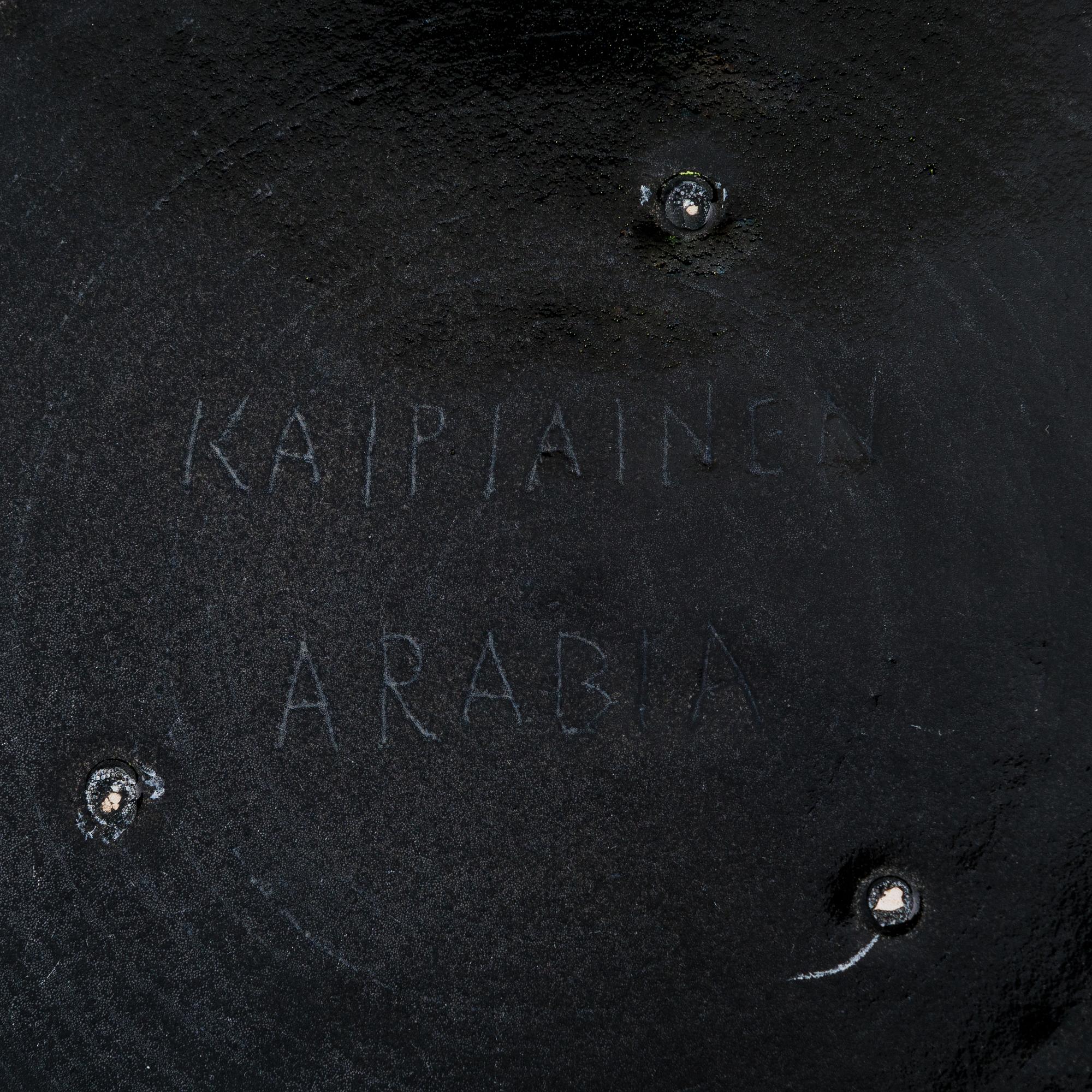 BIRGER KAIPIAINEN, a decorative plate signed Kaipiainen Arabia.