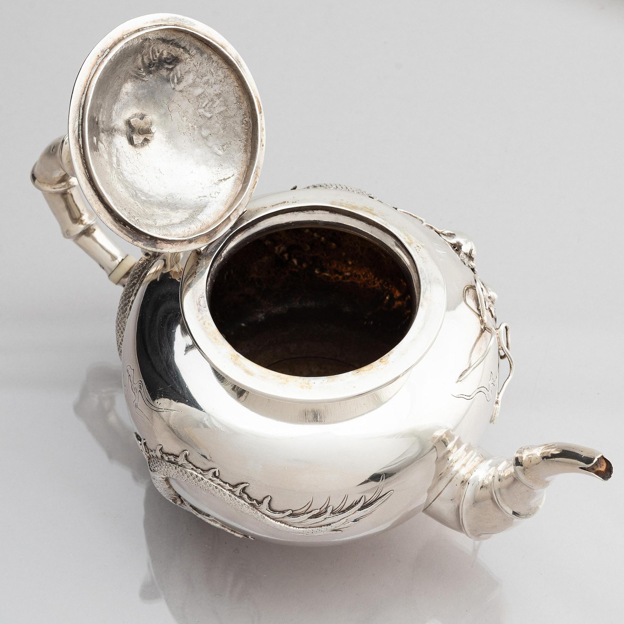 Teservis, fem delar, silver. Wang Hing & Co, Hong Kong & Canton.
