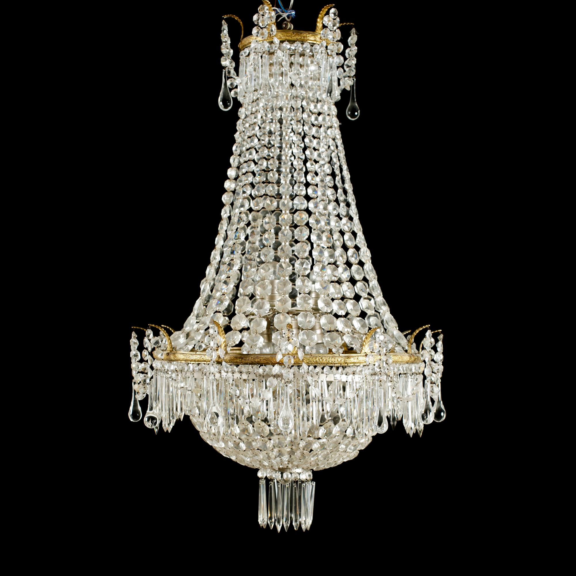 LJUSKRONA, gustaviansk stil, 1900-talets första hälft, höjd 108 cm.