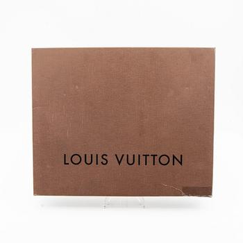 Louis Vuitton, portfolio, "Angara" France 2002.