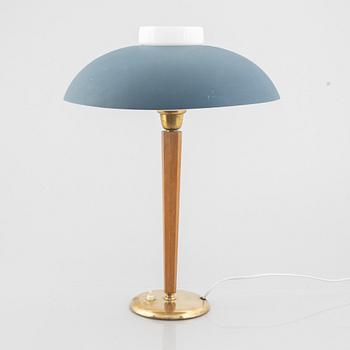 Bertil Brisborg, a model "33130" table lamp, Nordiska Kompaniet, Sweden, 1950's.