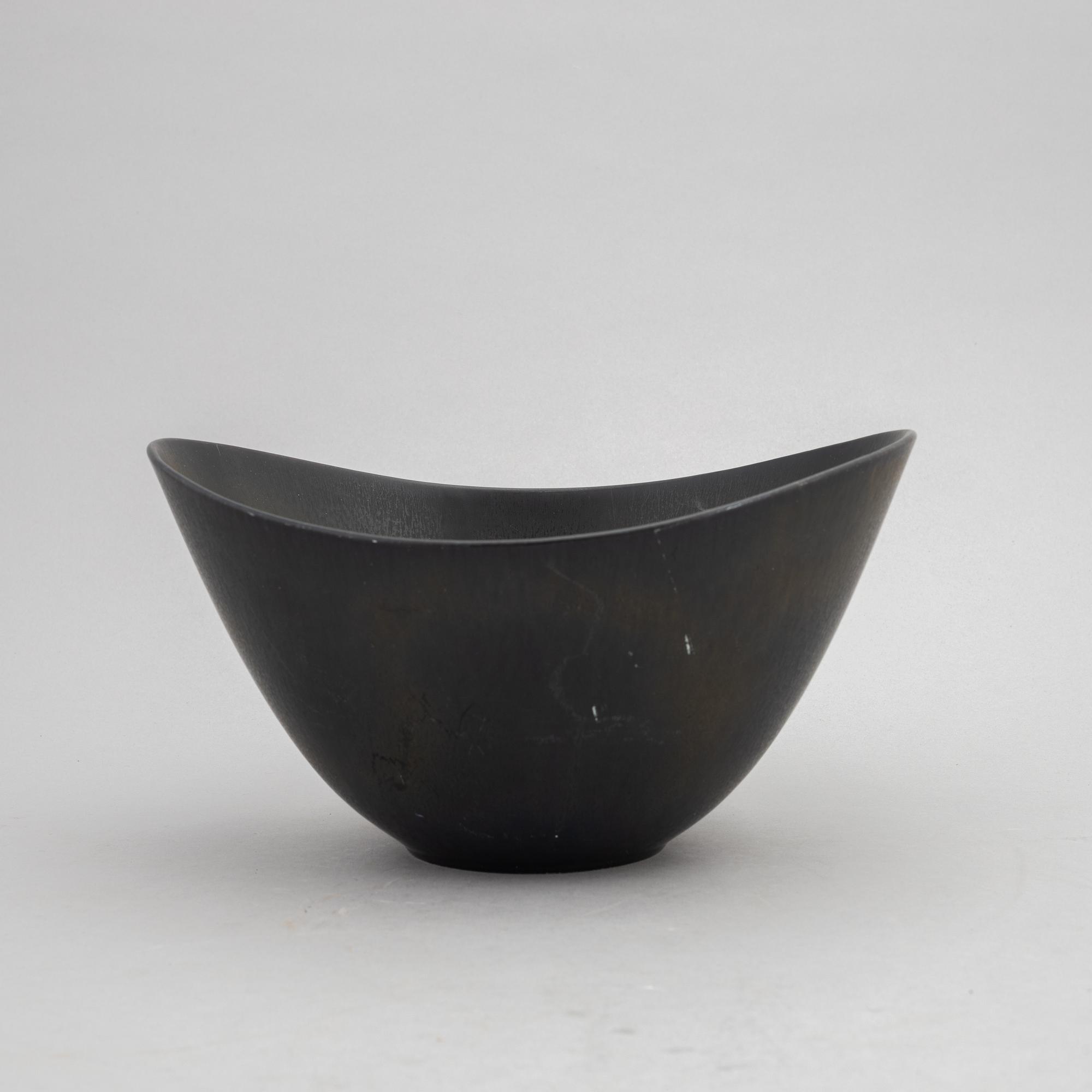 Gunnar Nylund, a signed stoneware vase, Rörstrand.