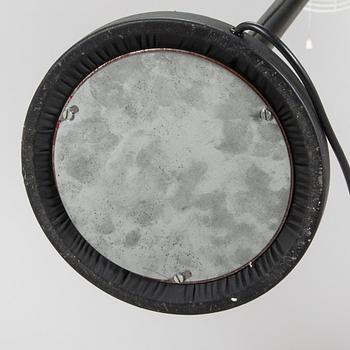 Alvar Aalto, golvlampa modell A809, Valaisinpaja 1900-talets slut.