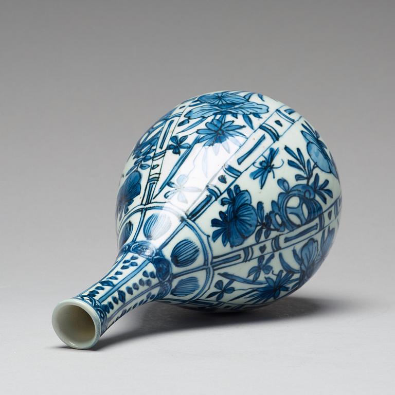 Flaska, kraakporslin. Mingdynastin, Wanli 1572-1620).