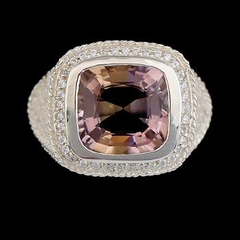 RING, sterlingsilver, vita safirer 0.82 ct, samt flerfärgad ametrine ca 13.60 ct.