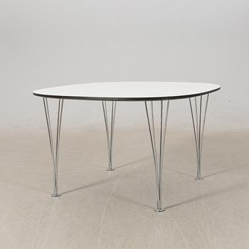 Bruno Mathsson & Piet Hein, dining table, "Superellipse", Bruno Mathsson International, Värnamo, 2009.