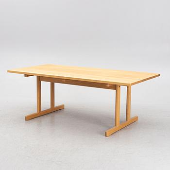 Børge Mogensen, a 'Shaker' model 6286 dining table, Fredericia Stolefabrik, Denmark.