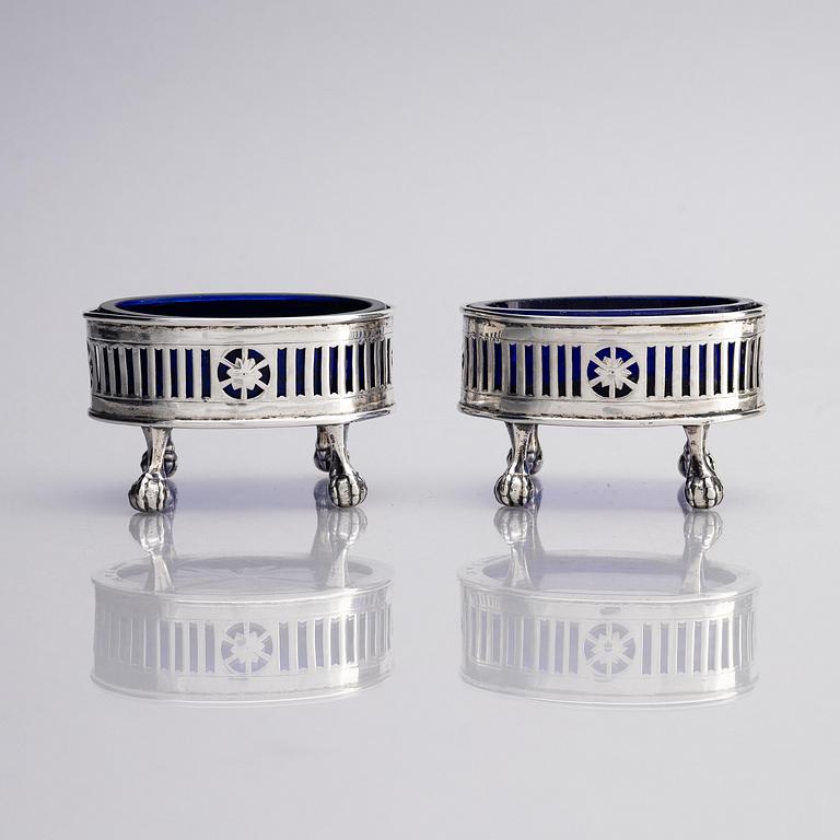 A pair of Swedish silver and glass salt cellars, marks of Arvid Floberg, Stockholm 1785.