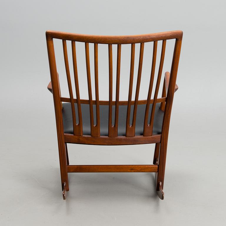 HANS J. WEGNER, GUNGSTOL. ML-33. För Mikael Laursen, Danmark, omkring 1900-talets mitt.