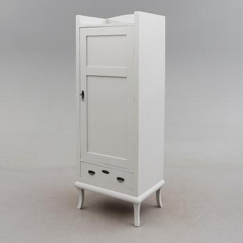 KLÄDSKÅP, 1900-talets första hälft.