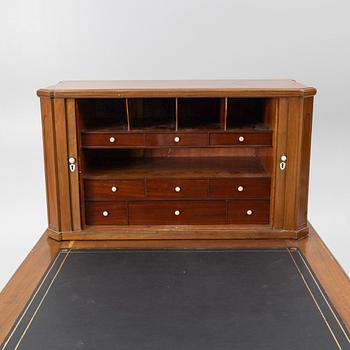 Skrivbord med uppsats, Sengustavianskt Stockholmsarbete, sent 1700-tal.