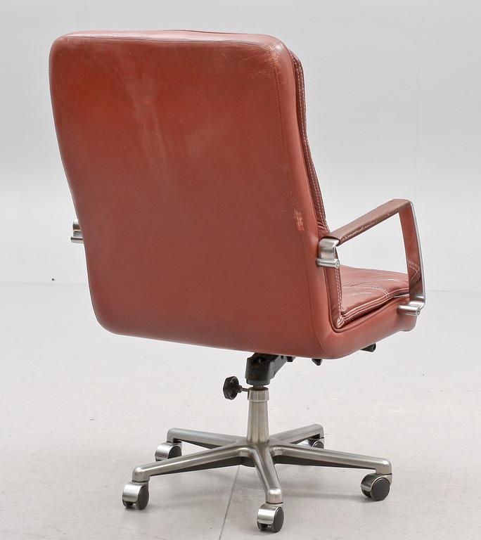 SKRIVBORDSSTOL, "Herkules" design Kenneth Bergenblad Dux, 1900-talets andra hälft.