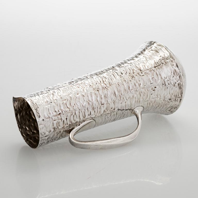 Tapio Wirkkala, Tillbringare, sterling silver, samt bägare, 6 st, silver (.925 och .830), Kultakeskus, Tavastehus 1969-1979.