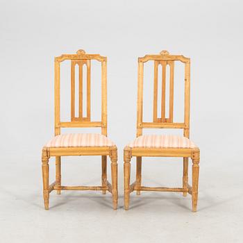 Stolar ett par sengustavianska samt bord gustaviansk stil 18/1900-tal.