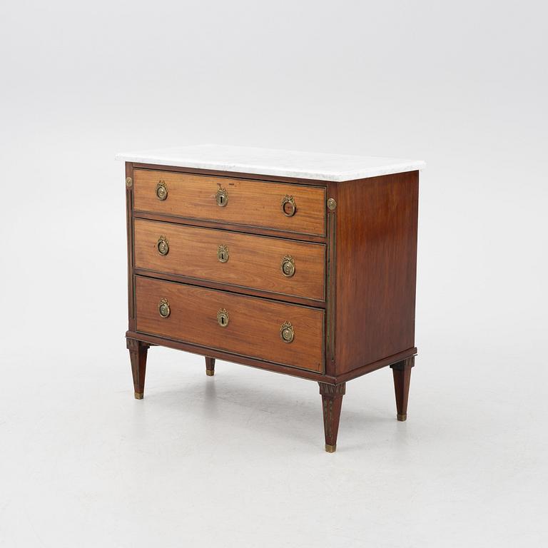 Byrå, gustaviansk, omkring år 1800.