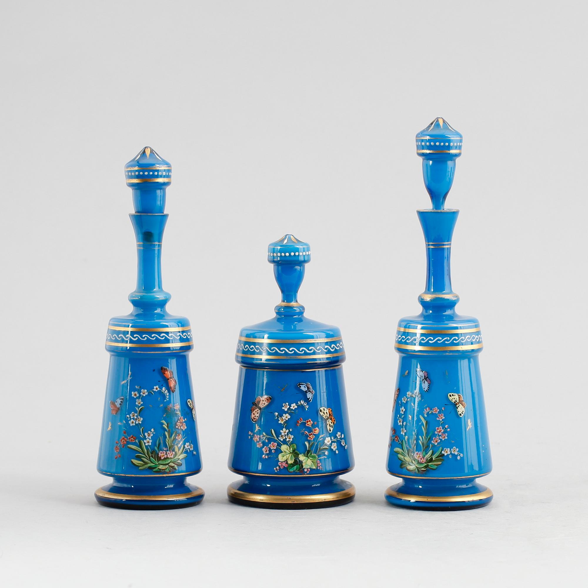 LOCKBURK SAMT KARAFFER, 3 delar, glas, sekelskiftet 1900.