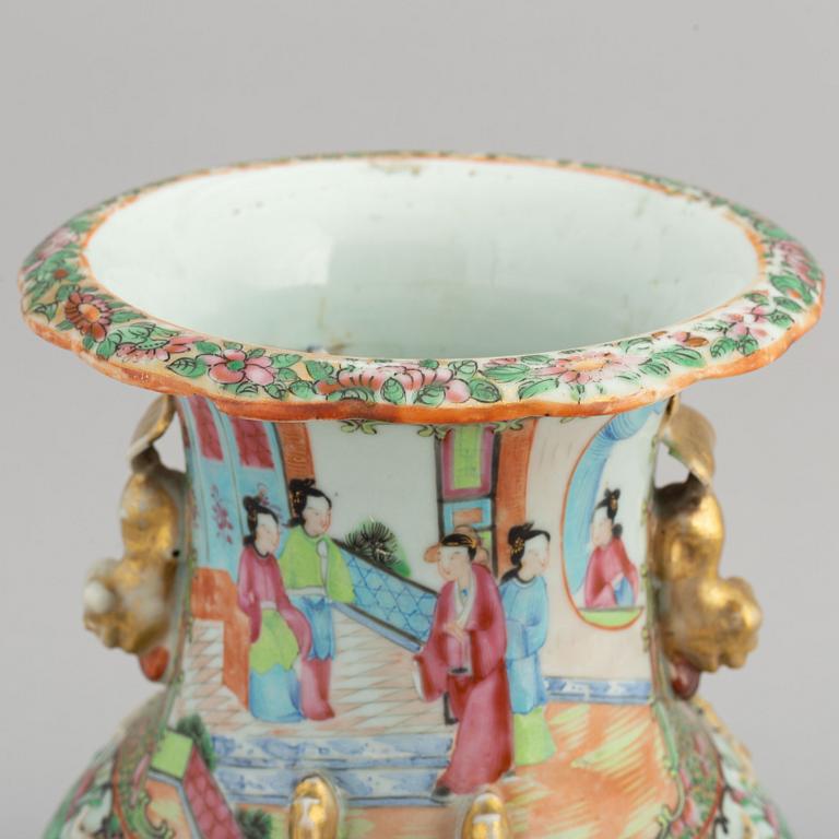 A famille rose vase, Canton, Qing dynasty, 19th Century.