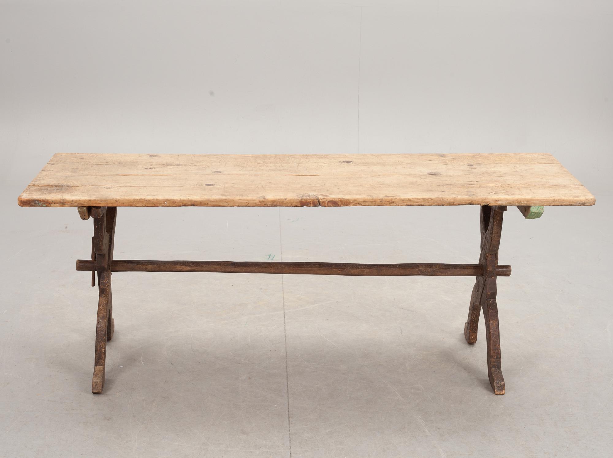BOCKBORD, allmogestil. Modern tillverkning med äldre delar.