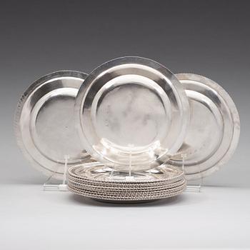 John Le Sage och Georg Hunter I, tallrikar 12 st, silver, London 1731 och 1762.