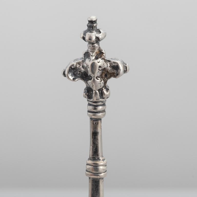A Northern Europe early 18th Century parcel-gilt silver  spoon, unidentified marks.