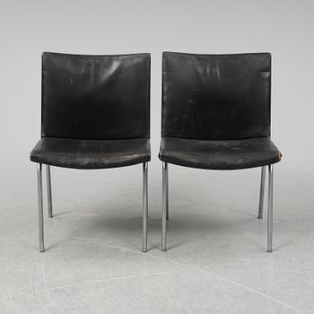 HANS J WEGNER, stolar, ett par, "Lufthavnstolen" "CH 401", Carl Hansen & Søn, Danmark, 1960-tal.