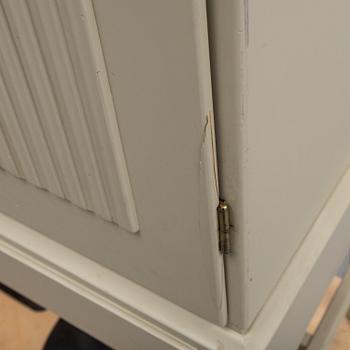 A cabinet, Svensk Fur.