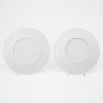 A Chinese Export dinner service, Qing dynasty, Qianlong (1736-95). (51 pieces).