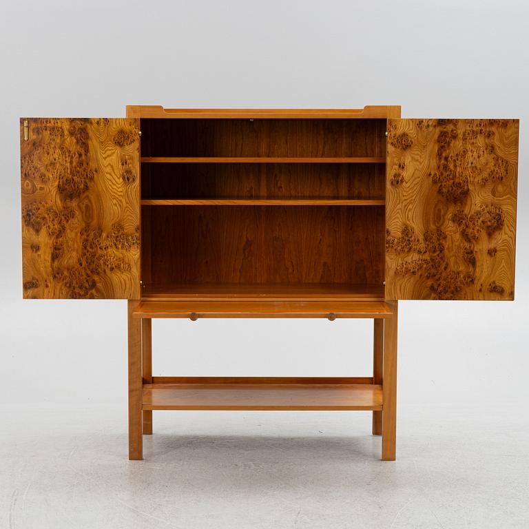 Josef Frank, a model 'B 2135' cabinet, Firma Svenskt Tenn, post 1985.