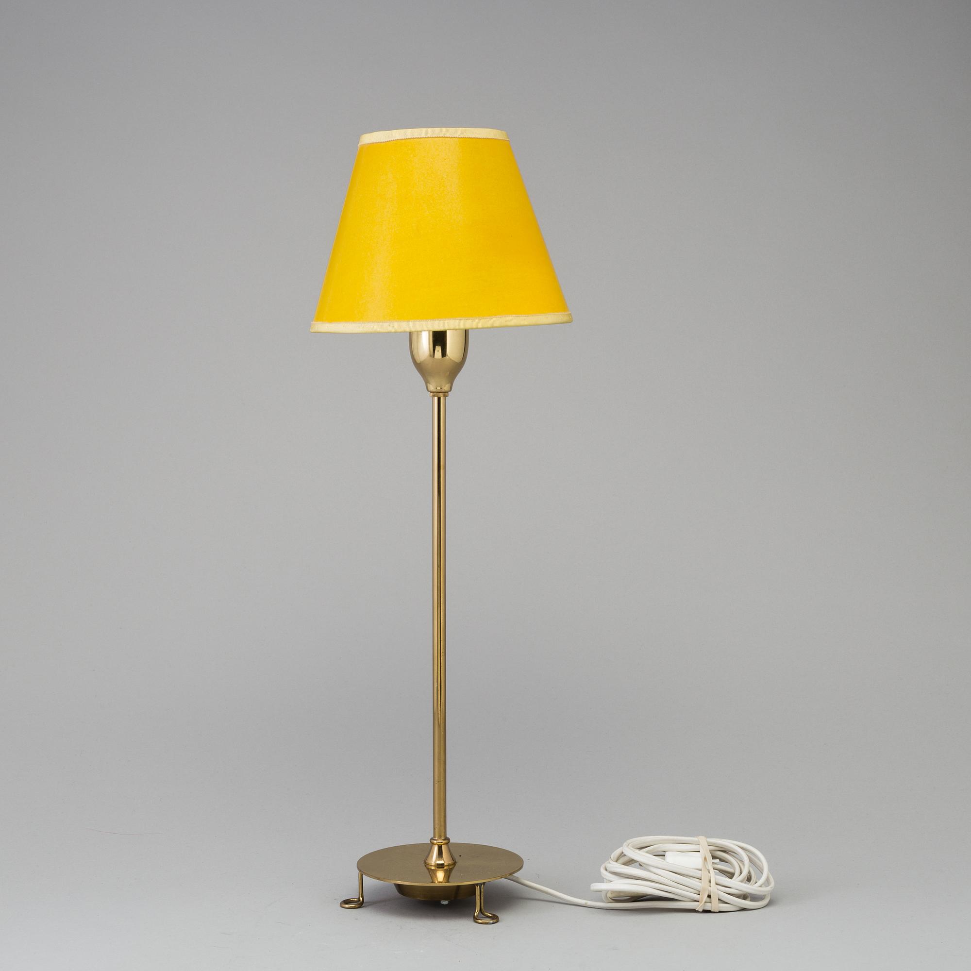 A Josef Frank brass table lamp, modell 2552, for Firma Svenskt tenn.