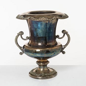 Champagne cooler, silver plate, circa 1900.