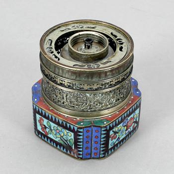SPRITBRÄNNARE, silver och cloisonné, Kina, 1800/1900-tal.