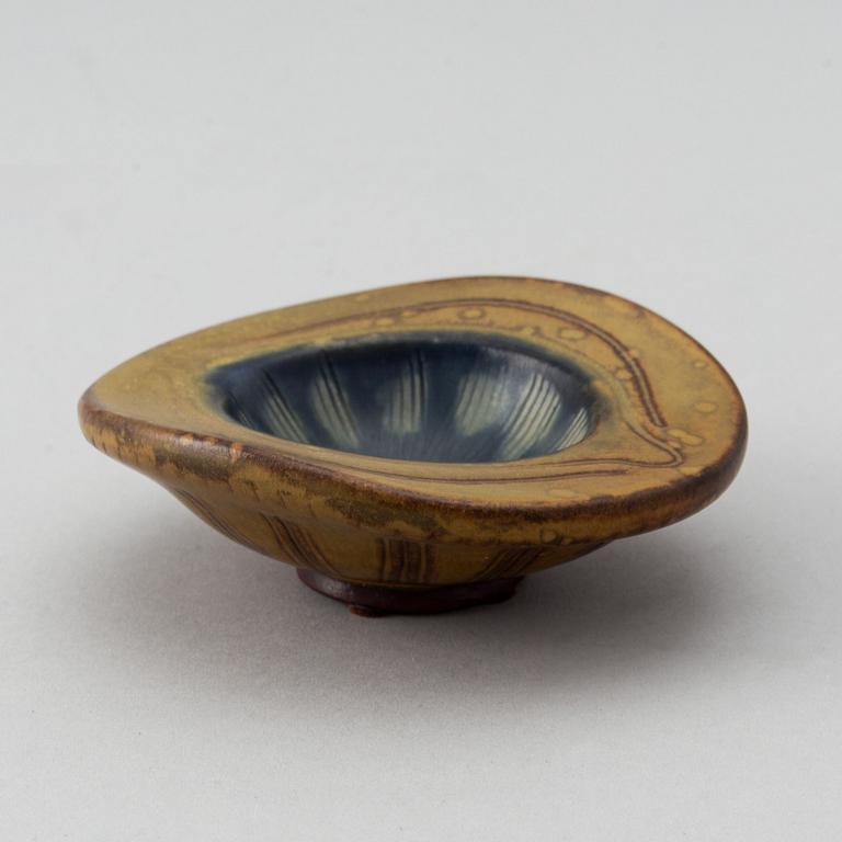 A small stoneware bowl "Farstagods" by Wilhelm Kåge from the Gustavsberg Studio. Signed underneath.