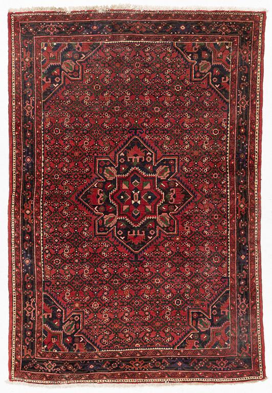 A Hosenabad rug, c. 230 x 160 cm.