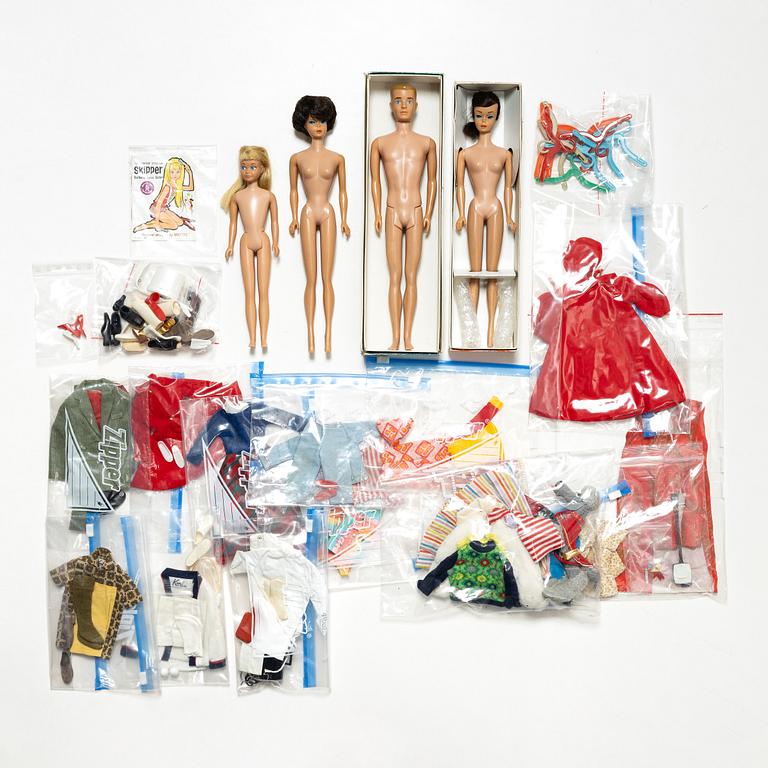 Barbiedockor, 4 st, samt kläder och accessoarer, Mattel, 1960-tal.