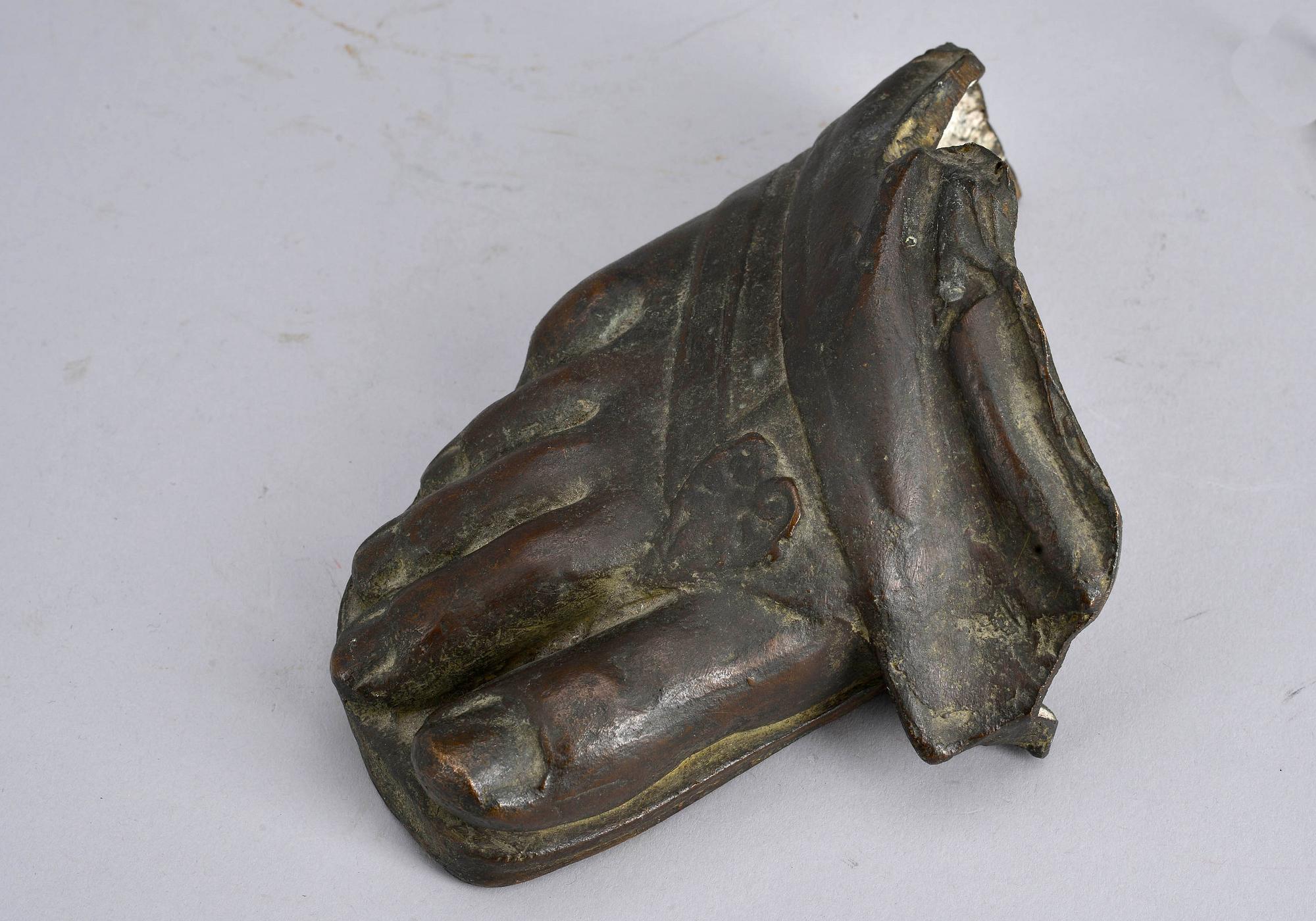 DEL AV SKULPTUR, brons, efter romersk skulptur, troligen 1800-tal.