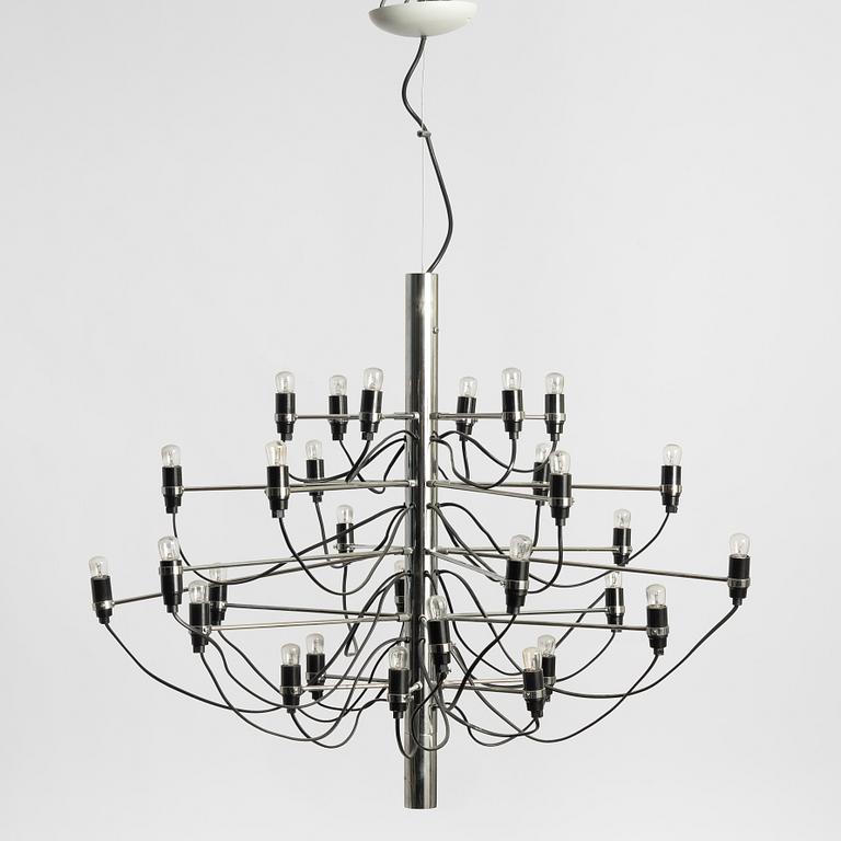 Gino Sarfatti, a model 2097/30 chandelier, Flos, Italy.