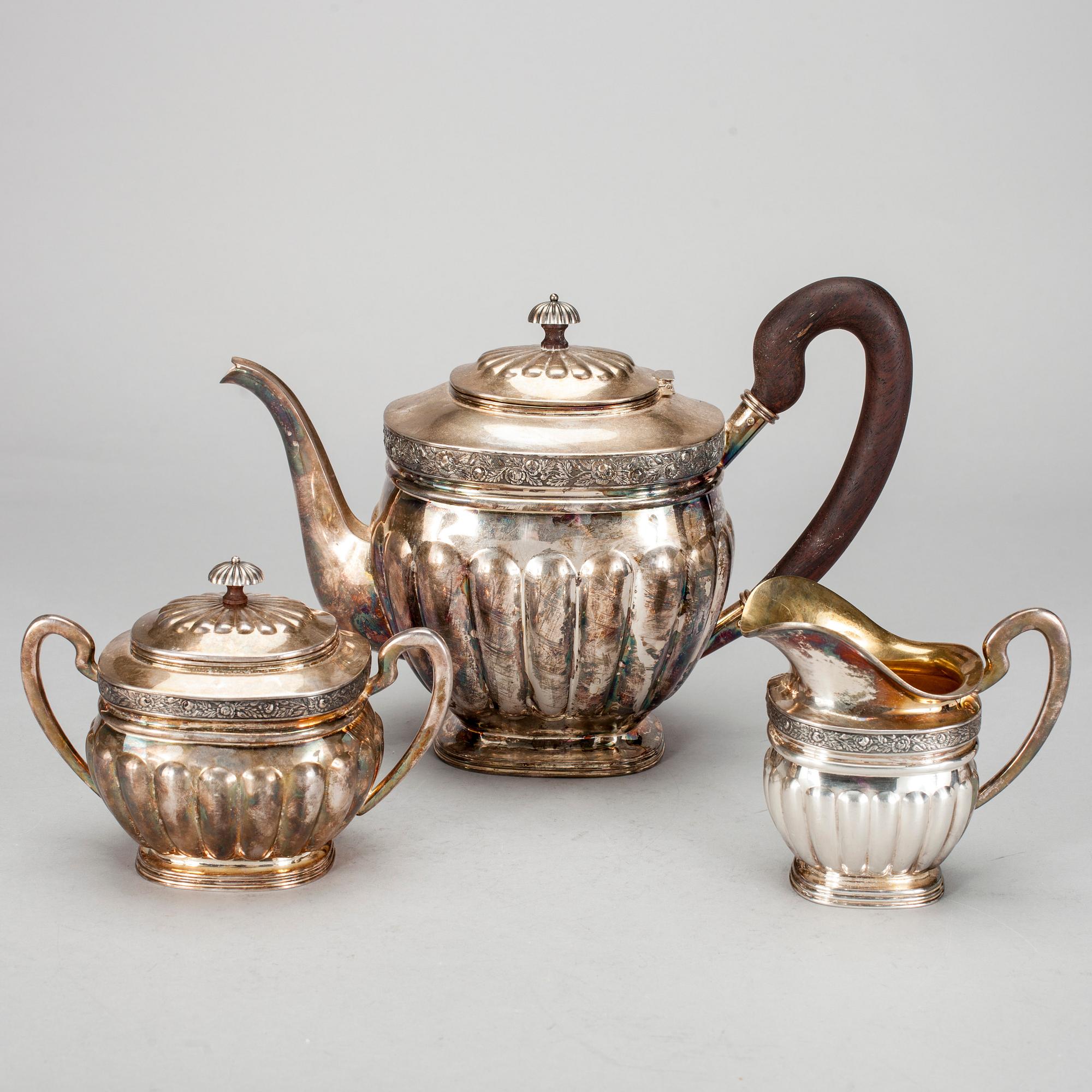 KAFFESERVIS, 3 delar, silver, biedermeierstil, Kultakeskus Oy, Tavastehus, 1978-79. Totalvikt 1572g.