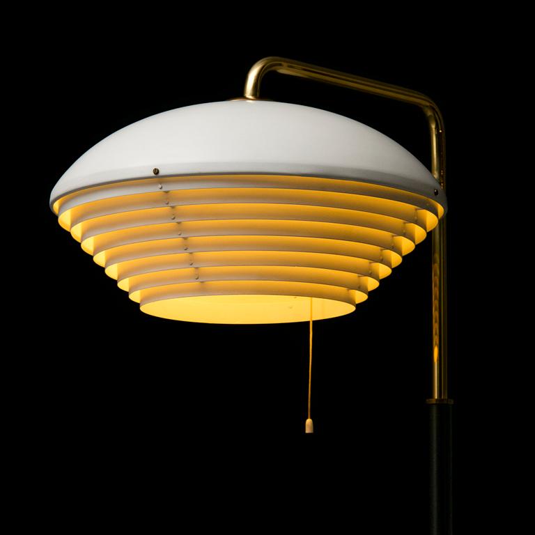 Alvar Aalto, A 'A811' floor light for Valaistustyö.