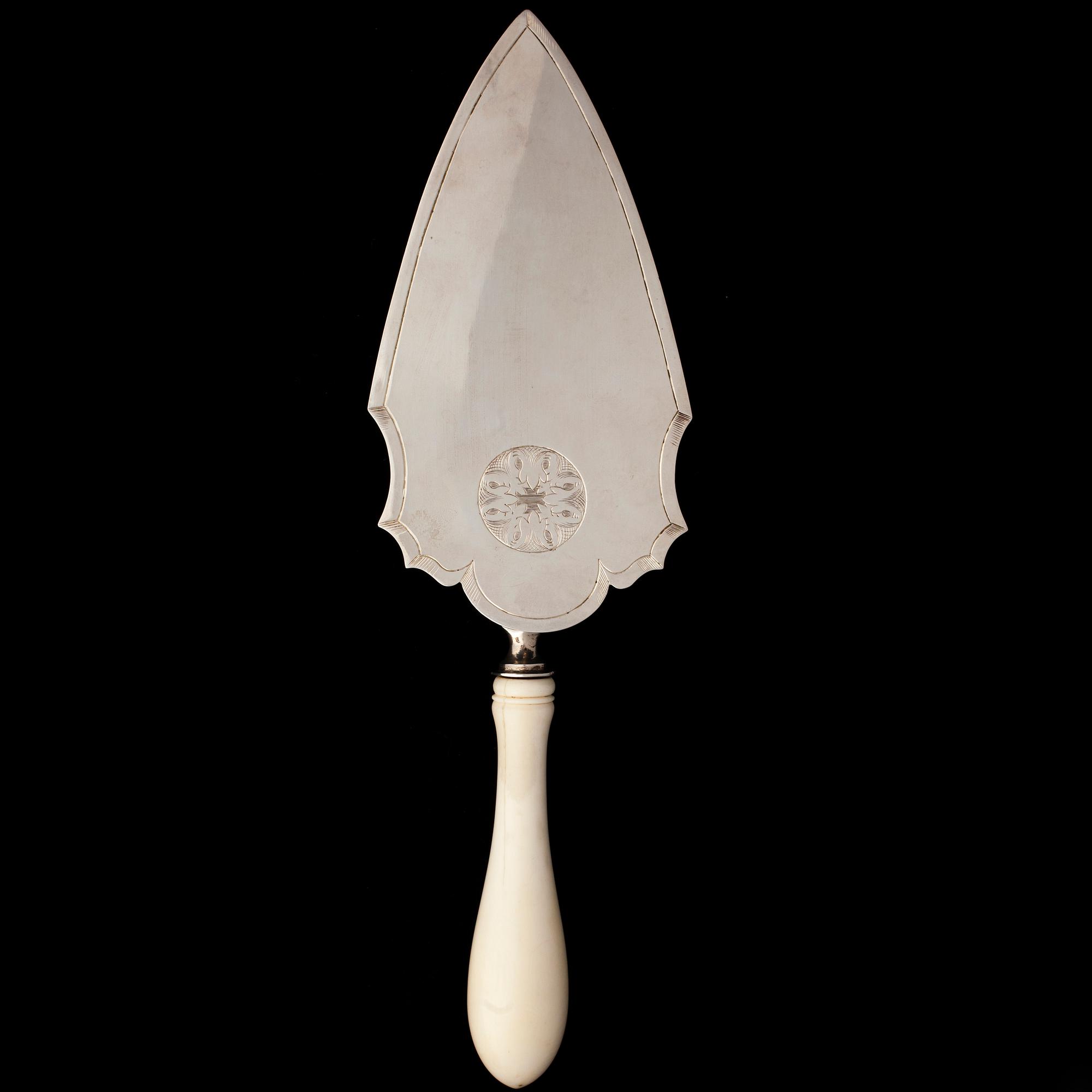 MURARSPADE, silver och elfenben, Birmingham, England 1865. Totalvikt 190 g.