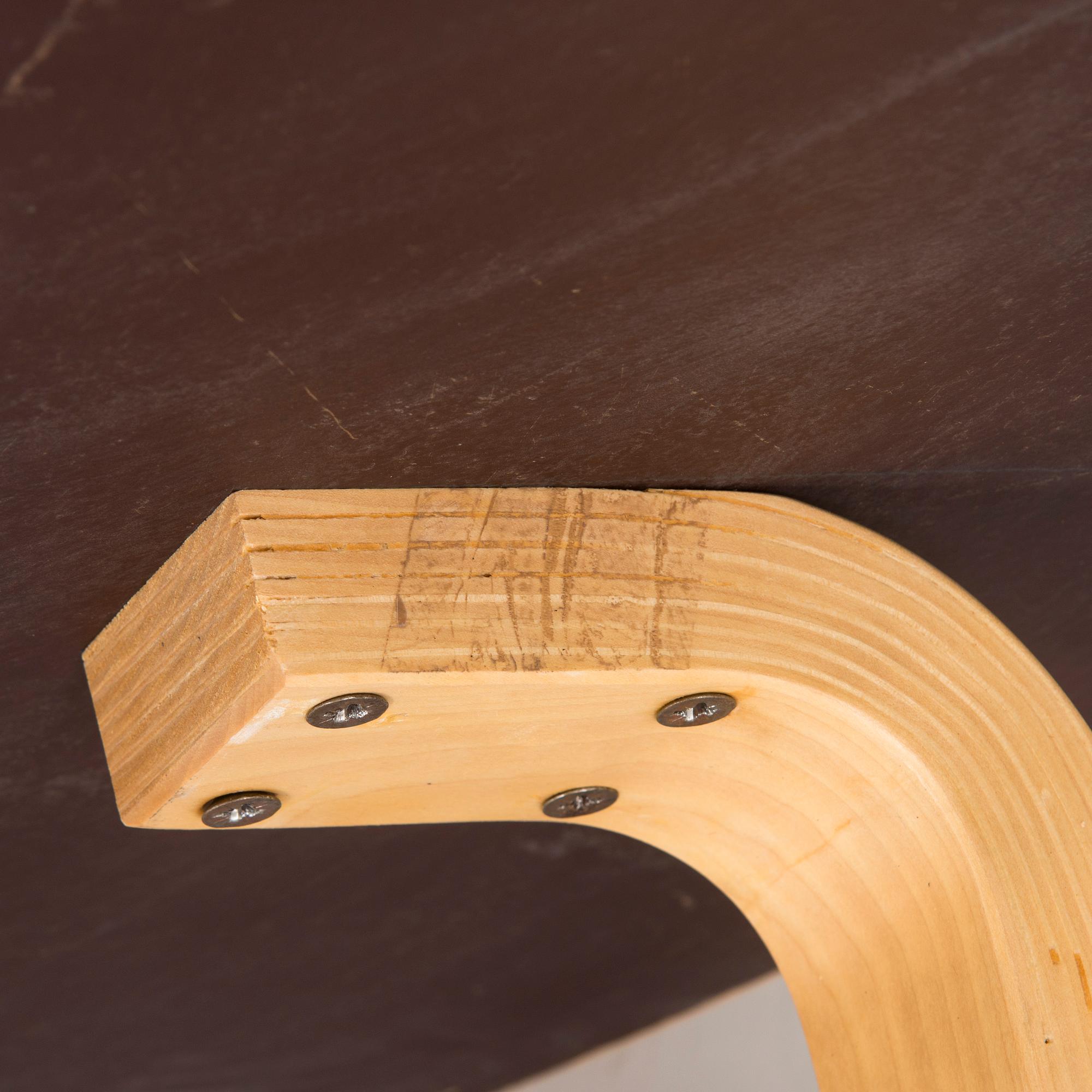 Alvar Aalto, matbord, modell 91, Artek, Finland 1900-talets slut.