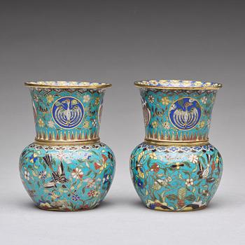 A pair of cloisonné tea cups with hotwater liners, Qing dynasty, 19th Century.