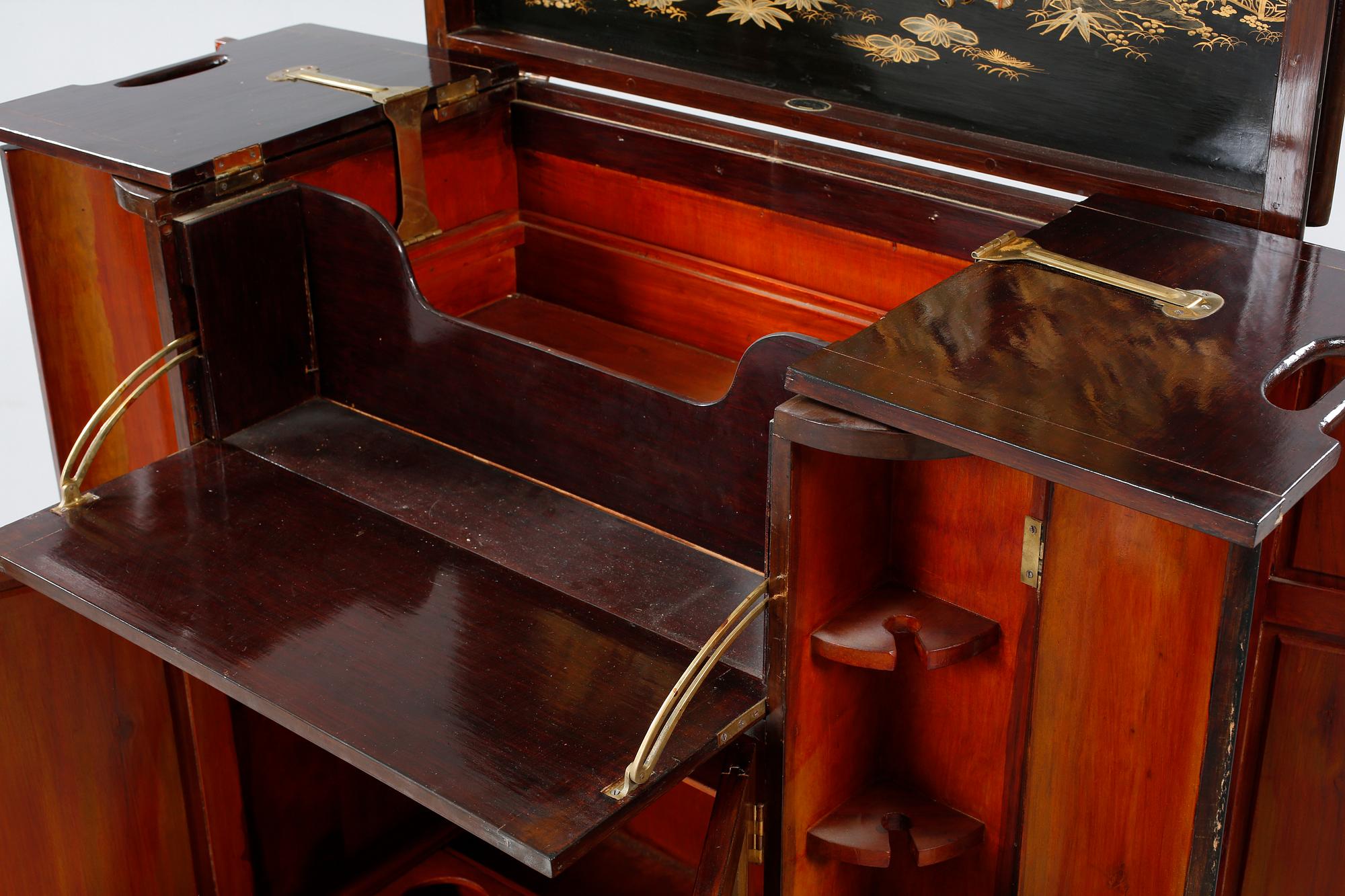 A drinks cabinet from China, second half of the 20th century.