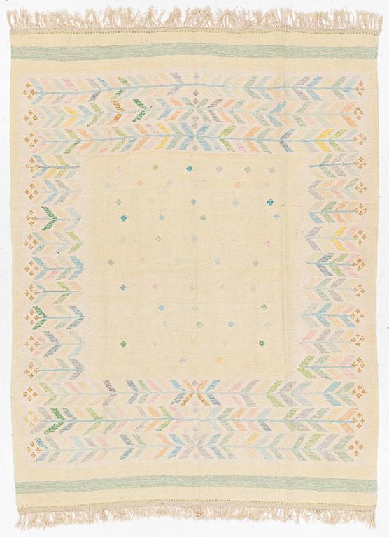 A Kelim carpet, c. 258 x 192 cm.